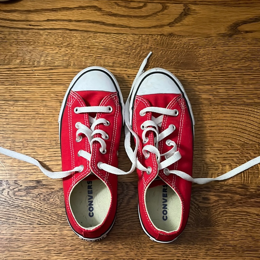 Red converse!
